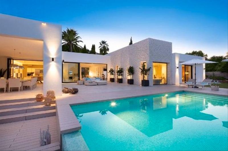 Foto 204a3e5f-35ec-43bd-8224-5c83cd7bd194. Casa adossada a Cabanillas del Campo