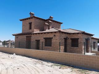 Casa aparellada a Casar (El). Construcciones arauzo oliveros