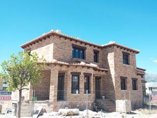 Casa aparellada a Casar (El). Construcciones arauzo oliveros