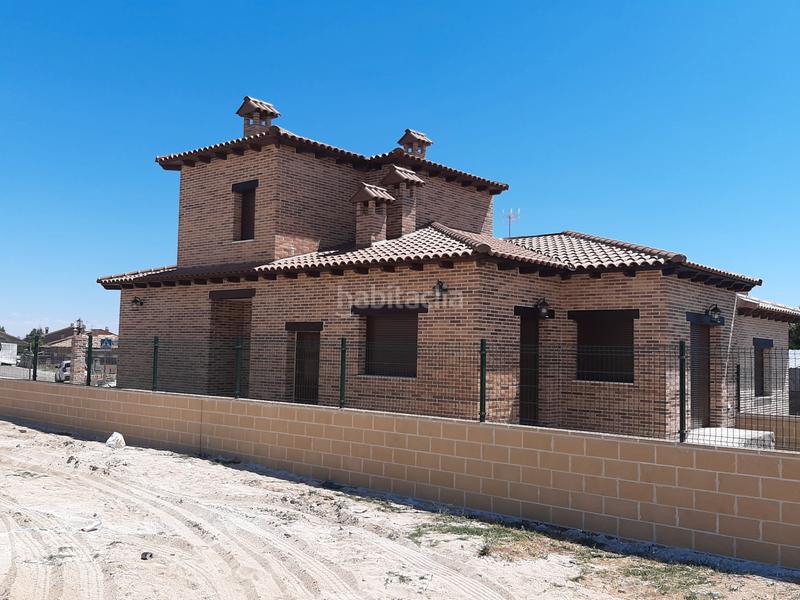 Foto 1c3caf24-65fb-4391-bd8e-a2c8cddb1087. Casa aparellada a Argés