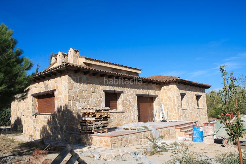 Foto 65a15fc2-b4be-48d3-b04c-3dc515ff76cb. Casa aparellada a Argés