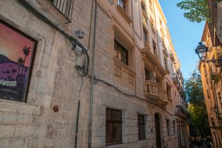 Pis a Centre-Barri Vell. Es ven un pis senyorial al cor del barri vell de girona