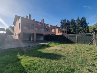 Lloguer Casa  Canoves. Casa en alquiler en lametlla del vallès, 5 dormitorios.