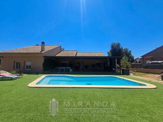 Casa  Avinguda ca l'esmandia. Casa en venta en cánoves, 4 dormitorios.
