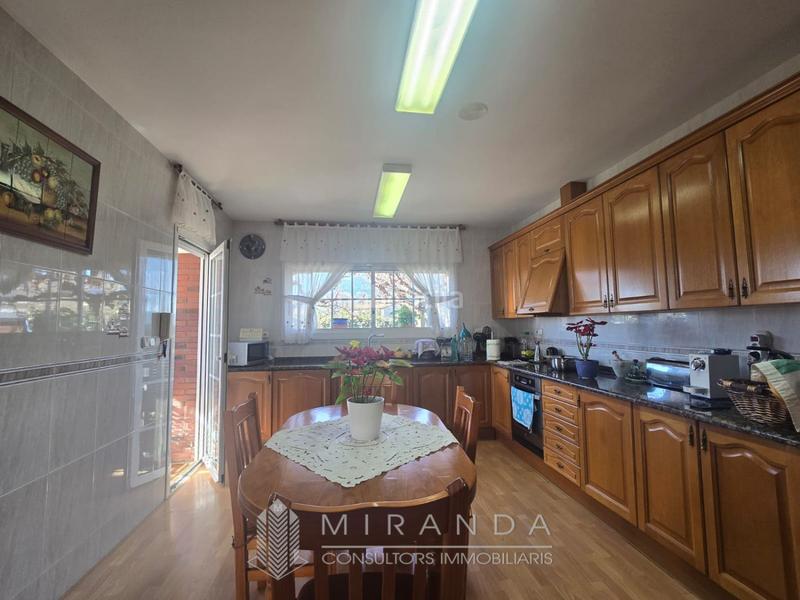 Foto 0ceac03a-65dc-4f47-9e91-bbfb0ac550d3. Haus mit heizung parking in Breda