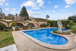 Casa  Del bosc. Casa en venta en urbanización, 15 dormitorios.