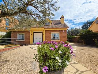 Xalet  Carrer joan mart. Impresionante chalet en can violi