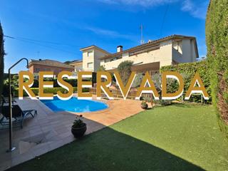 Xalet a Canovelles. Impresionante con jardin y piscina