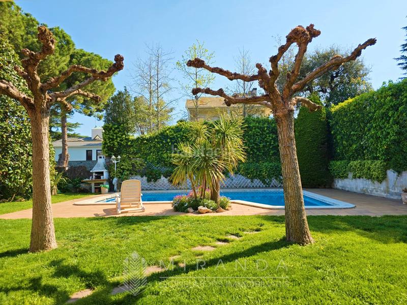 Foto 689cdb15-6d2e-40ca-895a-cc5134a754b0. Chalet con riscaldamento parcheggio piscina in Canovelles
