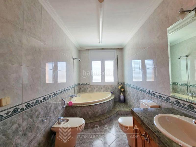 Foto dbcf79ba-0920-4291-98dd-2311b3256c5a. Chalet con riscaldamento parcheggio piscina in Canovelles