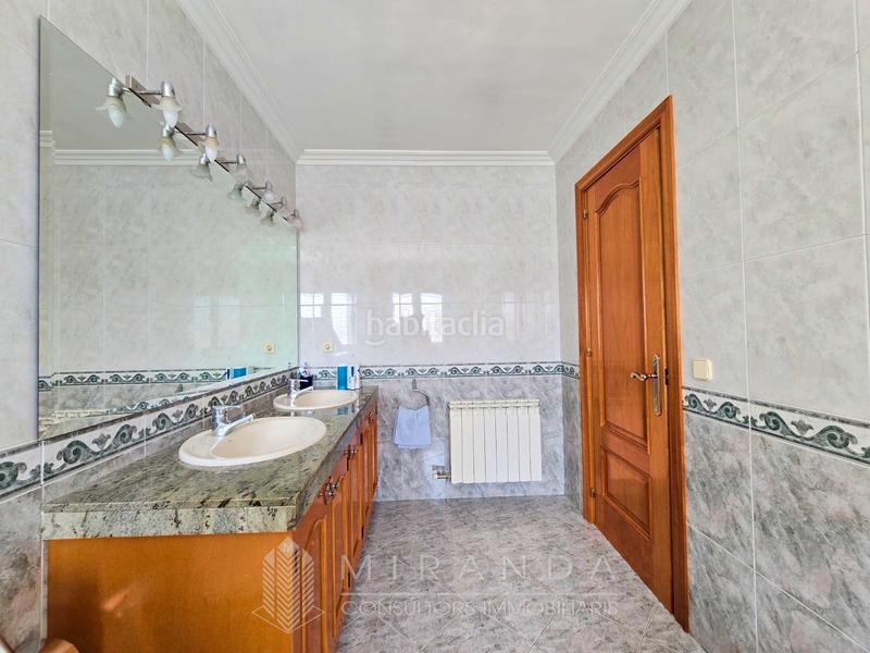 Foto f14890b9-663d-447b-af37-440ab802ff15. Chalet con riscaldamento parcheggio piscina in Canovelles
