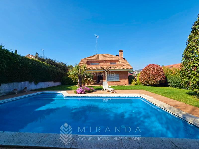 Foto fe134bb6-706b-44ef-ba80-416b49feb165. Chalet con riscaldamento parcheggio piscina in Canovelles