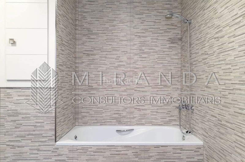 Foto 2446dde8-9ca1-4571-a8f1-a0e0078095ea. Alquiler piso en camí romà 37 vivienda ideal también como local profesional / despacho en Granollers