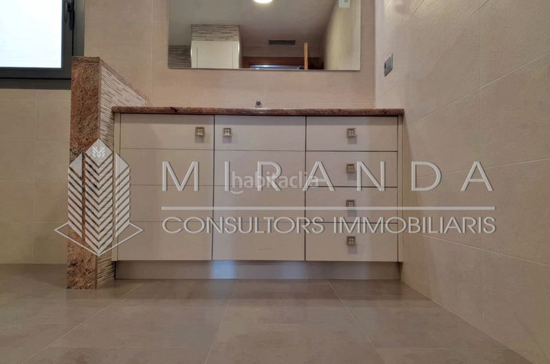 Foto 2ba7b5bc-0501-4d42-a304-ef7ab49590d8. Alquiler piso en camí romà 37 vivienda ideal también como local profesional / despacho en Granollers