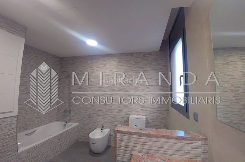 Foto 69b11cbf-d71e-40c7-bc51-428768704d40. Alquiler piso en camí romà 37 vivienda ideal también como local profesional / despacho en Granollers