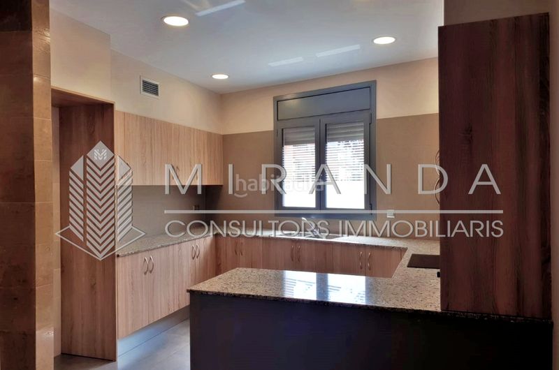 Foto 75c8ec41-2428-4326-94d6-485a6db5b9d8. Alquiler piso en camí romà 37 vivienda ideal también como local profesional / despacho en Granollers