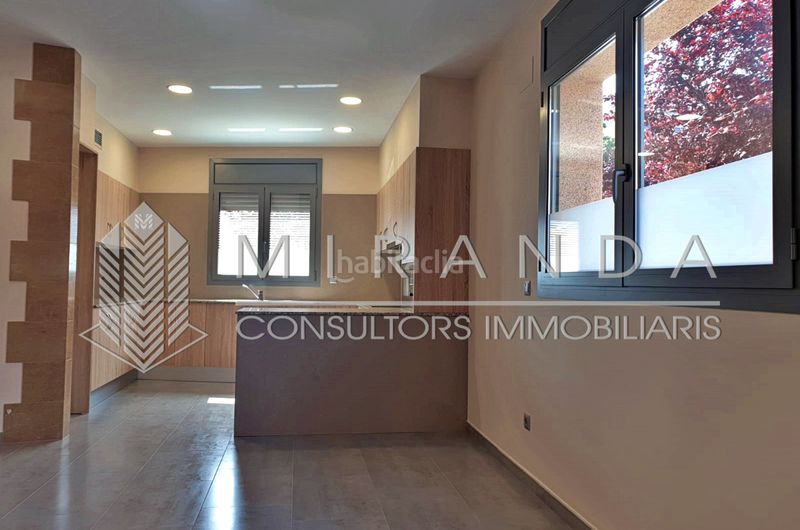 Foto 82bfa6b0-39e9-427d-af74-f911a8c64e05. Alquiler piso en camí romà 37 vivienda ideal también como local profesional / despacho en Granollers