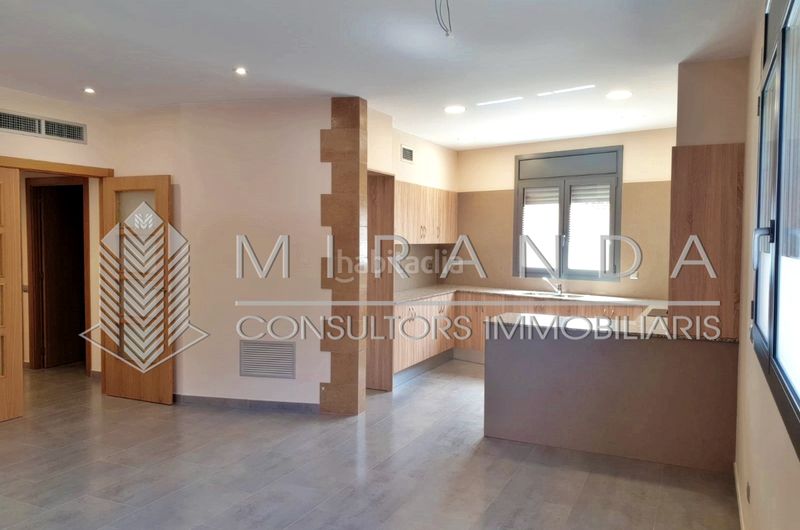 Foto 9285f325-1d65-47ae-bd67-dc4b1e06de83. Alquiler piso en camí romà 37 vivienda ideal también como local profesional / despacho en Granollers