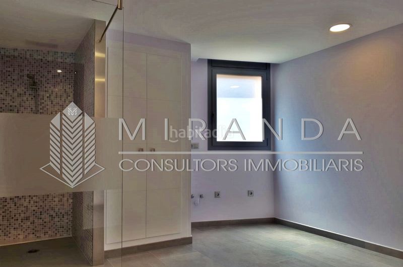 Foto bb8b7e33-345c-4a6e-8b00-bcb8b9904614. Alquiler piso en camí romà 37 vivienda ideal también como local profesional / despacho en Granollers