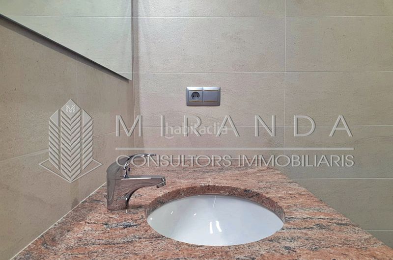 Foto dae5a963-531b-42ec-ba6b-7277c56ded5f. Alquiler piso en camí romà 37 vivienda ideal también como local profesional / despacho en Granollers