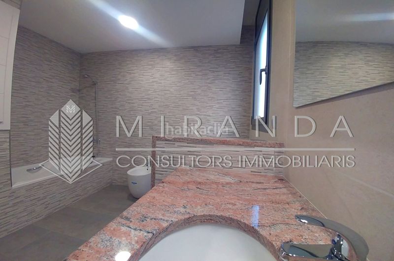 Foto ea76c9b7-f50a-4e65-8fd5-0af94077f600. Alquiler piso en camí romà 37 vivienda ideal también como local profesional / despacho en Granollers