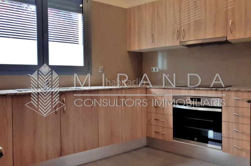 Foto f90dcf89-3009-4fa4-a317-7b1e490b003e. Alquiler piso en camí romà 37 vivienda ideal también como local profesional / despacho en Granollers