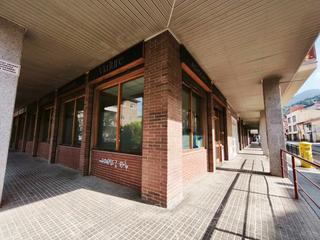 Local Comercial en Carrer Calàbria