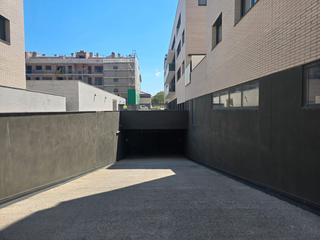 Miete Autoparkplatz  Carrer de jaume corbera 142. Para coche grande