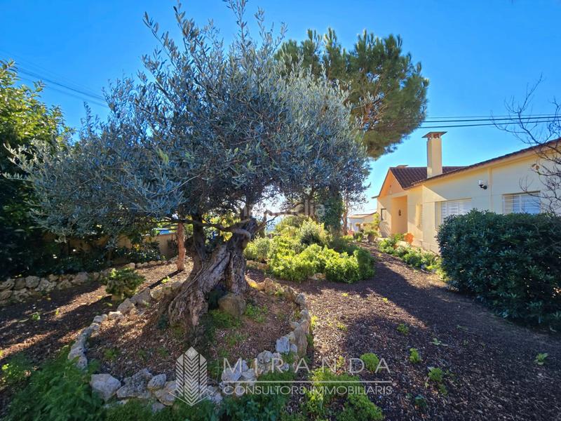 Foto d22993a5-569a-419b-ba39-9472a04f09b8. Chalet with fireplace heating parking pool in Bigues i Riells del Fai