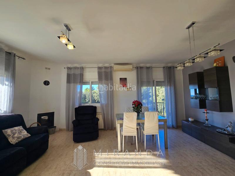 Foto e84d7044-2f95-427f-b109-9c2d7399b22c. Chalet with fireplace heating parking pool in Bigues i Riells del Fai