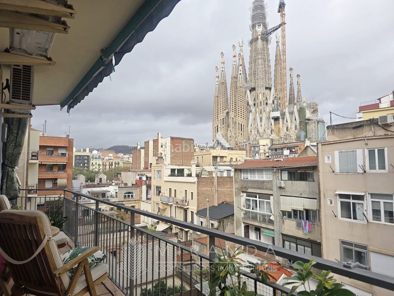 Foto 1ebfe221-7783-4892-88cd-e79d45830951. Piso exclusiva quinta planta con vistas a la Sagrada Família | eixample dret en Barcelona