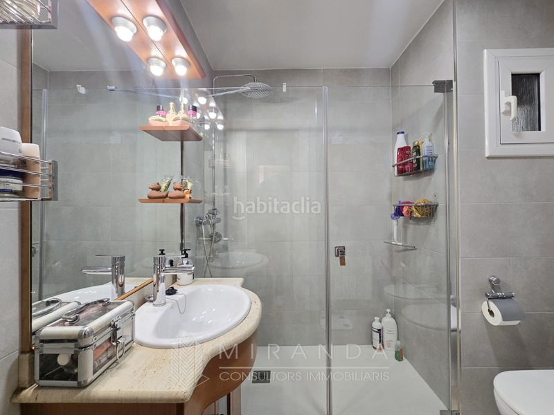 Foto 2f70796a-21b8-4918-891d-af97848fb6c0. Piso exclusiva quinta planta con vistas a la Sagrada Família | eixample dret en Barcelona