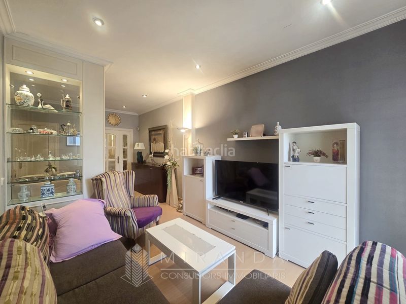 Foto 3eb464c9-97d5-462c-a3a8-d1f16f2ed6a7. Piso exclusiva quinta planta con vistas a la Sagrada Família | eixample dret en Barcelona