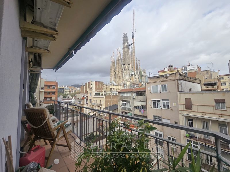 Foto 79005c6d-4d5f-42bf-9cb1-1c4628a2d130. Piso exclusiva quinta planta con vistas a la Sagrada Família | eixample dret en Barcelona