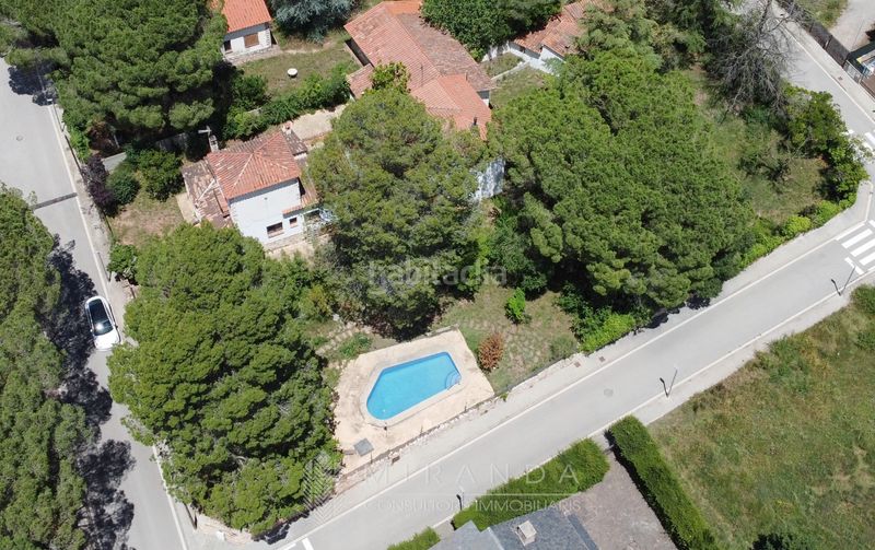 Foto 4008b90b-ef05-4dbe-9341-8cd61bdfb6ae. Xalet amb xemeneia calefacció aparcament piscina a Aiguafreda