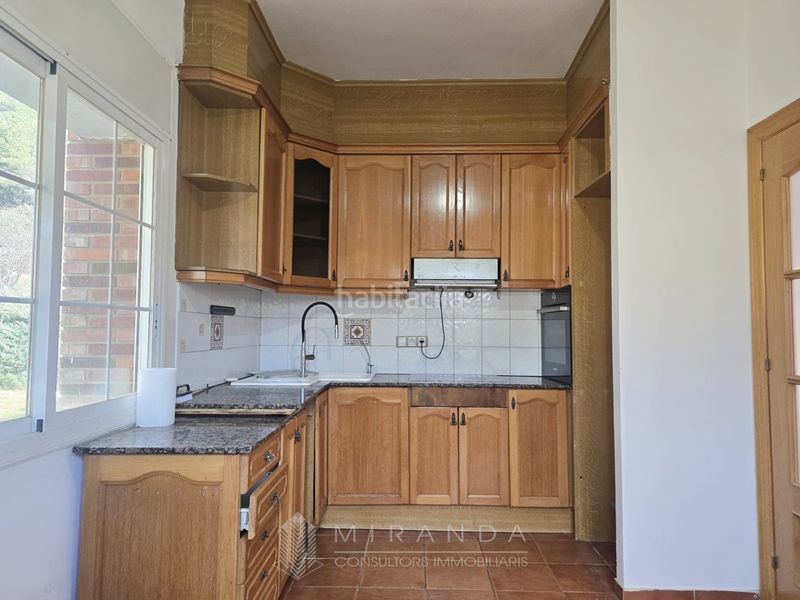 Foto 16f6d661-d312-4e53-8ba6-ff932a375119. Haus mit kamin heizung parking in Vilanova del Vallès