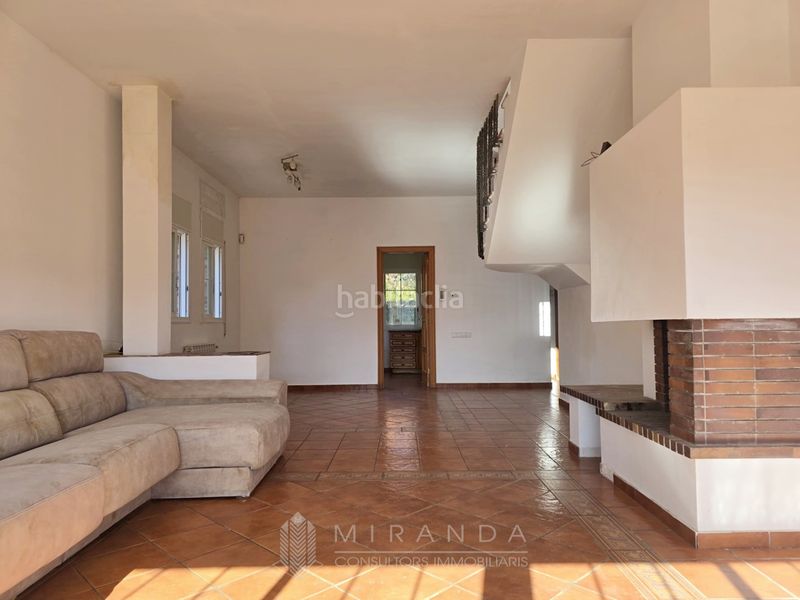 Foto e10d4c8a-b8c7-4e7b-ba64-6150d8014eca. Haus mit kamin heizung parking in Vilanova del Vallès