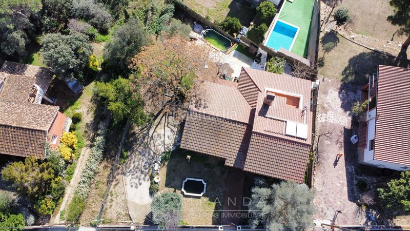 Foto f1fedd3d-0cfc-478d-afb5-0aae7f3f79f2. Haus mit kamin heizung parking in Vilanova del Vallès