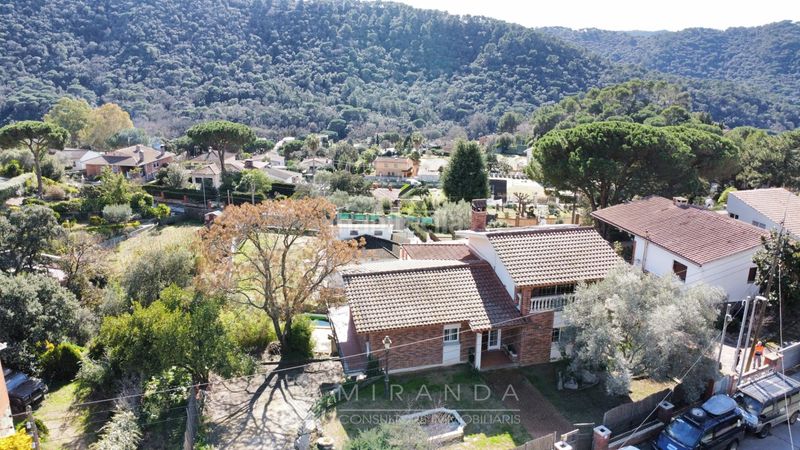 Foto fd15f51e-0c24-493a-8d56-d2214a7863b9. Haus mit kamin heizung parking in Vilanova del Vallès