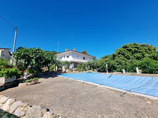 Chalet  Carrer besòs