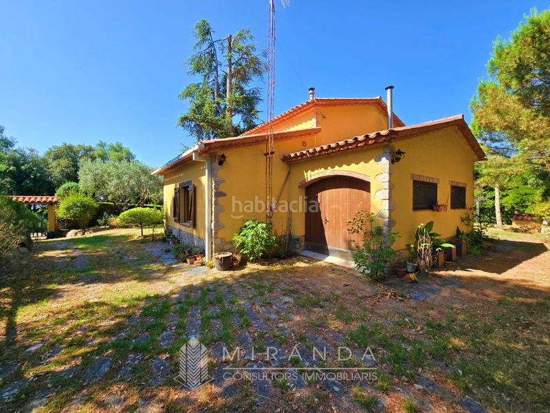 Foto a4244860-255f-4b05-8bfc-a0f53c1040fe. Xalet amb xemeneia calefacció aparcament a Riells i Viabrea