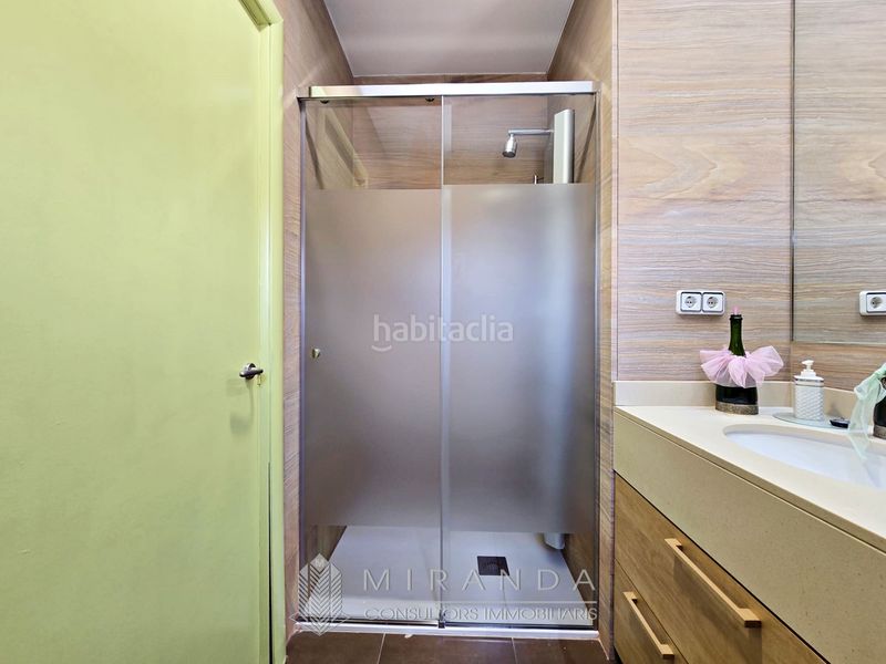 Foto caa58cf6-0e77-49da-87cf-cbe42019a3d6. Casa adossada amb calefacció a Breda