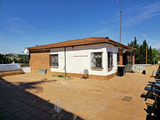 Rent Chalet  Passeig de can salgot. Alquiler de vivienda + local bar restaurante en can salgot – lli