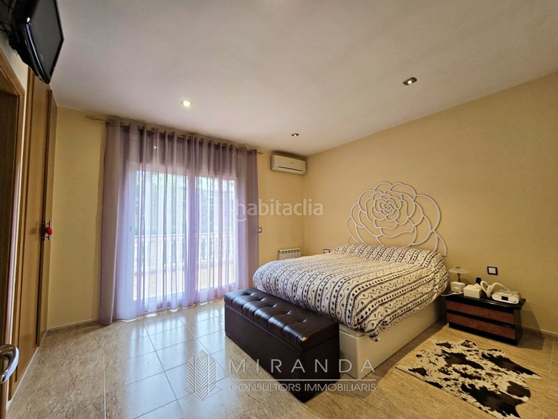 Foto 1a1a3f5b-b9b5-421c-8730-b94015da56ad. Xalet amb calefacció aparcament piscina a Cànoves i Samalús