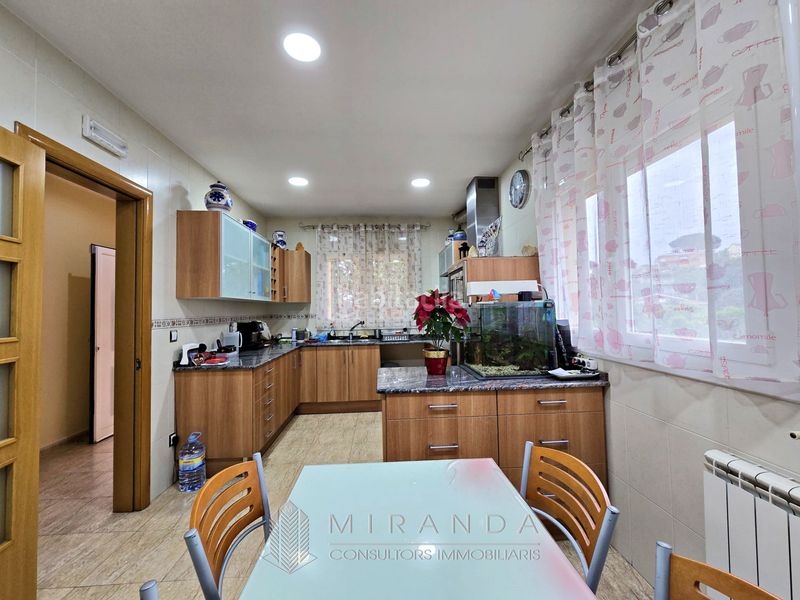 Foto 3cca72ab-7135-4c69-8ee0-6031beb7cfb9. Xalet amb calefacció aparcament piscina a Cànoves i Samalús