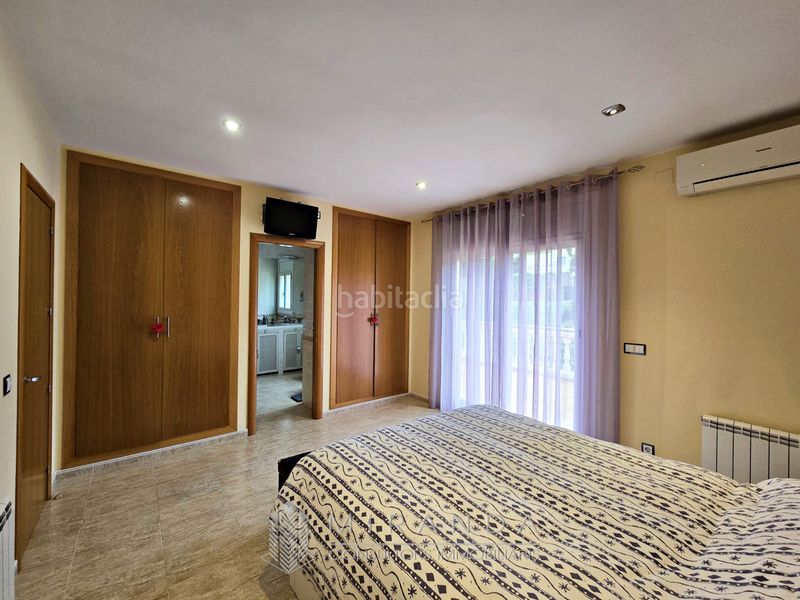 Foto 4a7eb685-add2-443e-8729-d5fe5150f247. Xalet amb calefacció aparcament piscina a Cànoves i Samalús