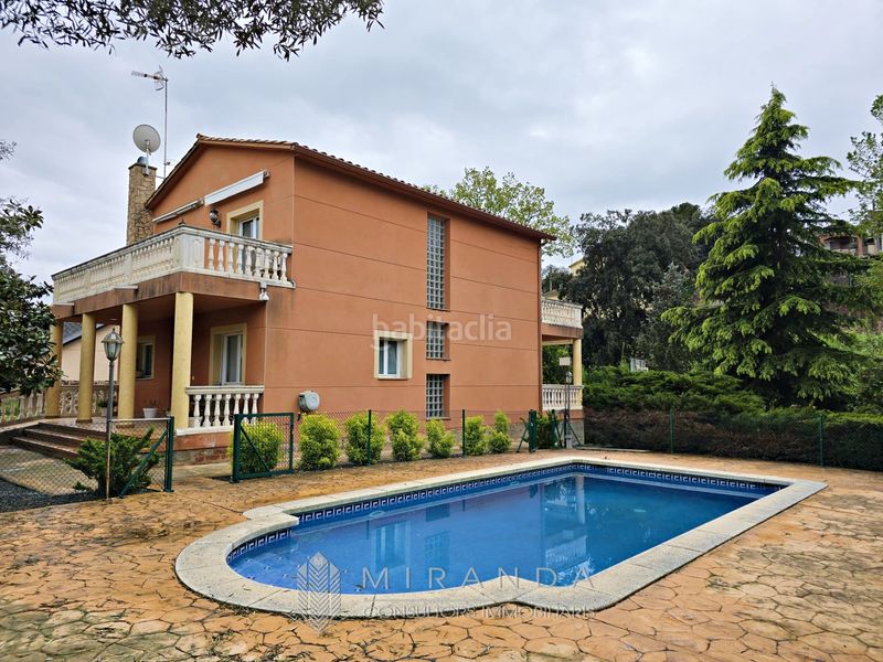 Foto d084673d-5b07-442c-909b-4f8d0f9ea656. Xalet amb calefacció aparcament piscina a Cànoves i Samalús