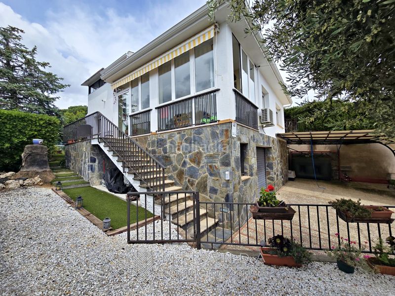 Foto d33c7f91-9795-46b9-ba7a-f5b5cbcc5900. Chalet en Ametlla del Vallès (L´)