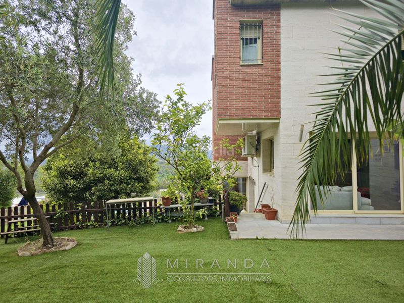 Foto d9927daa-0114-4b15-a3e4-1a3f4b16c69b. Chalet en Vallromanes