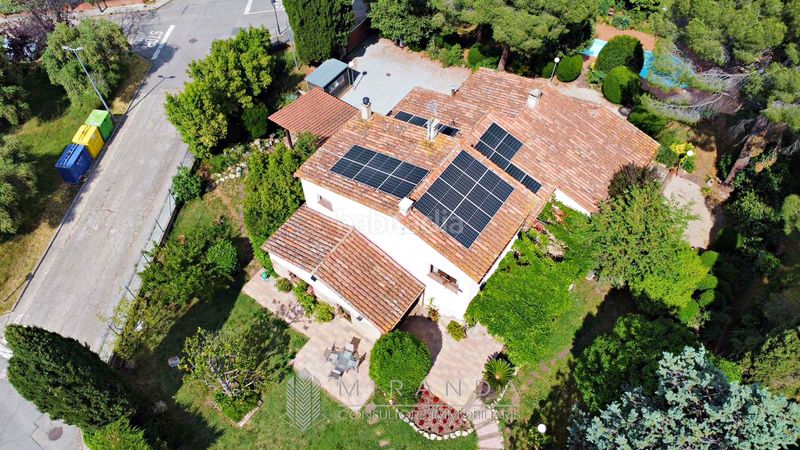 Foto 55f1723d-acee-42bd-b240-cdf63ad5adc1. Chalet mit kamin parking pool in Ametlla del Vallès (L´)
